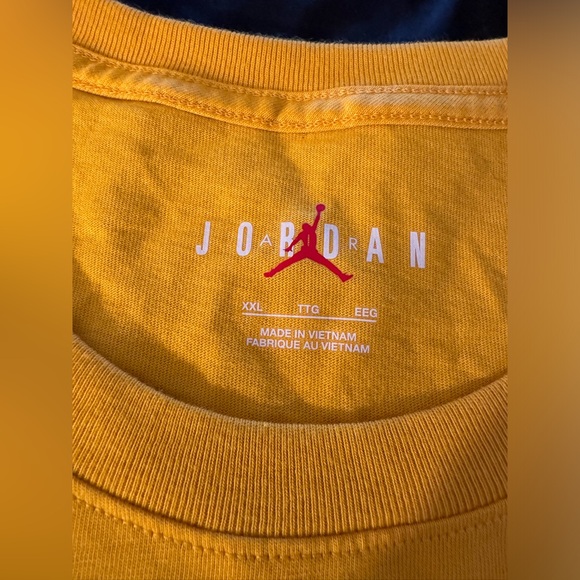 MEN'S JORDAN FLIGHT ESSENTIALS ARCH GRAPHIC T-SHIRT - Picture 4 of 7